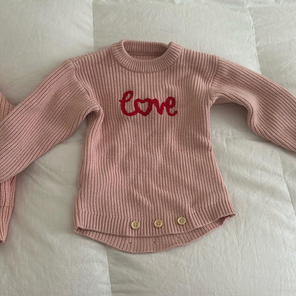 GUC Le lis baby LOVE sweater.. perfect Mommy and me set pieces!